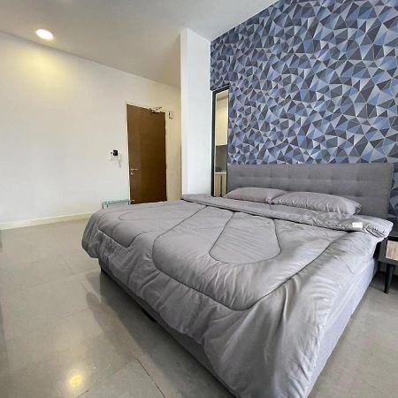 Melaka Imperio Residence With Wifi And Poolseaview Екстериор снимка